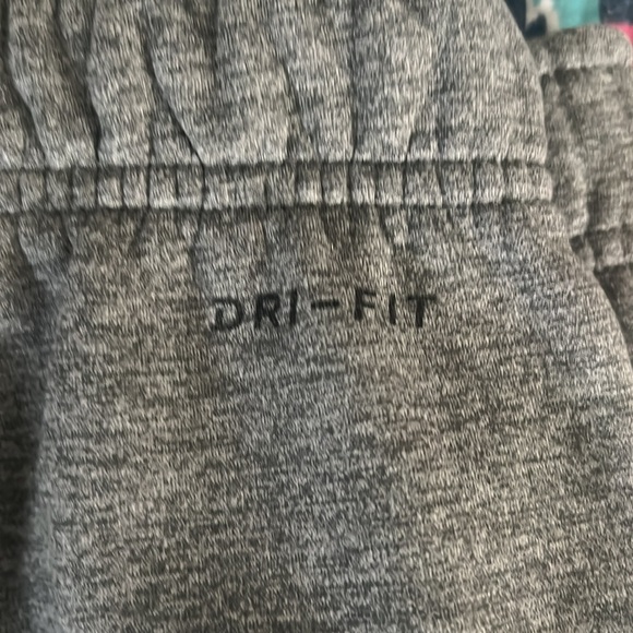 Nike men’s drifit thermal pants in gray with pockets and drawstring in Large - Picture 6 of 6